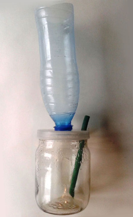 Самодельный ингалятор из пластиковой бутылки и стеклянной банки для вдыхания через рот